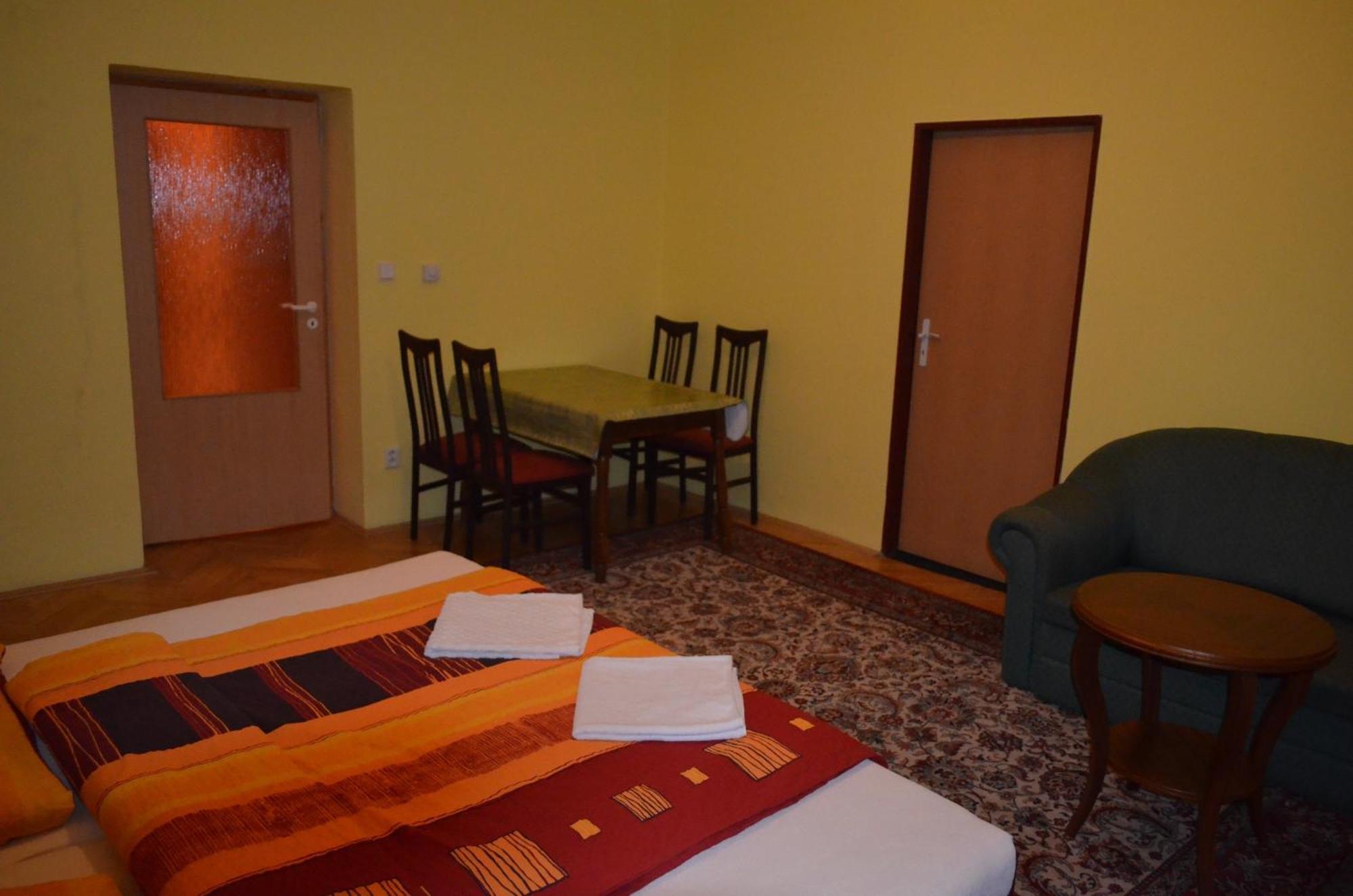 Ab Apartments KLV Quarto foto